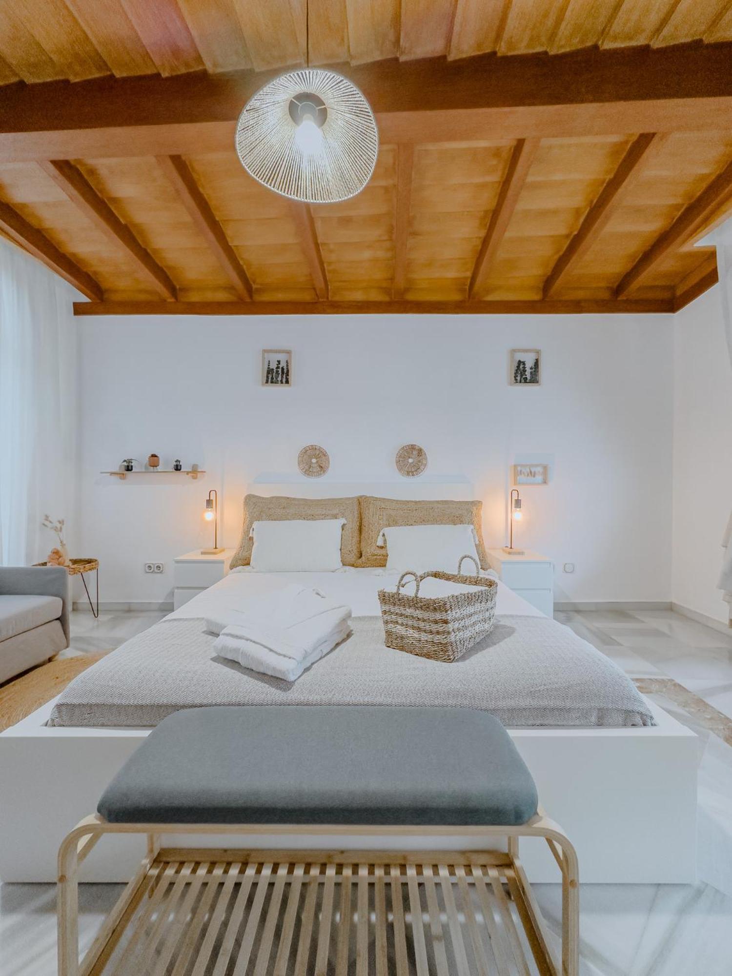 El Mirador De La Consentida Rooms & Suites Boutique มาร์เบยา ภายนอก รูปภาพ